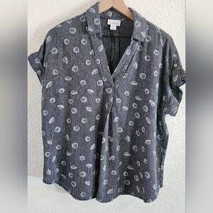 Women's Dark Gray and White Sea Shells Patterned Top Size Large
